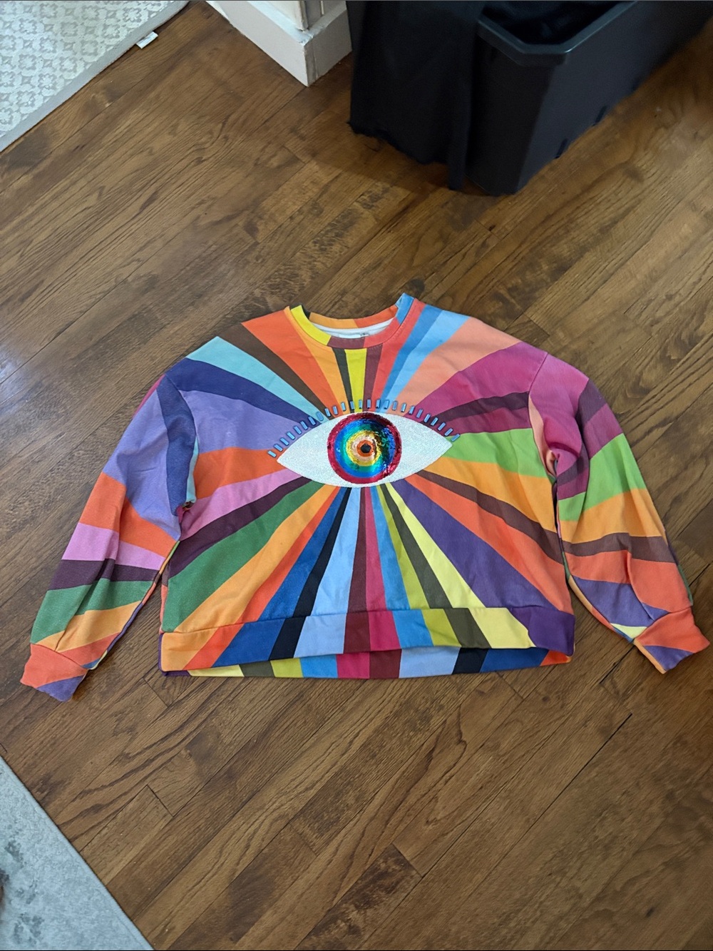 QUEEN OF SPARKLES Multicolor Eye Rainbow Graphic Sweatshirt